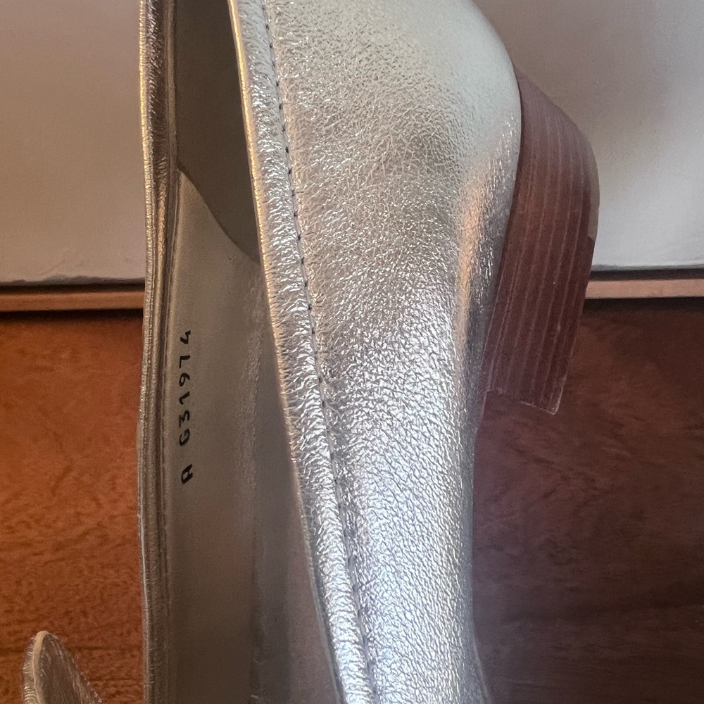 CHANEL Silver Metallic Leather Loafers with CC Chain - Picture 6 of 7